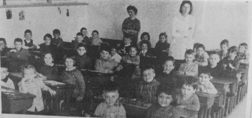 Le Martinet Les enfants de l'école maternelle ont rendu visite aux  résidents du foyer 